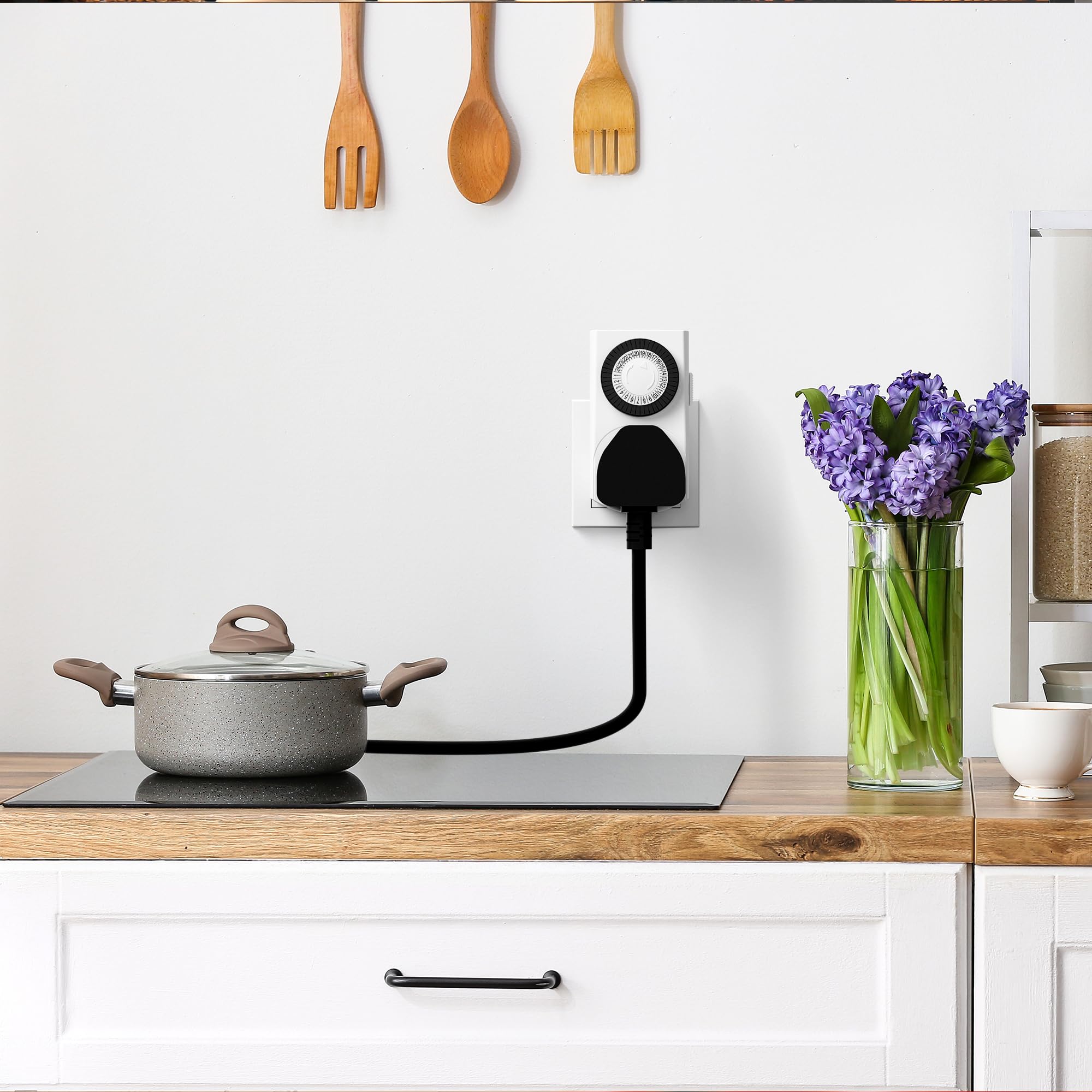 HBN 24 Hour Plug-in Compact Timer Plug Socket, Mini Energy Saver Mechanical Timer Switch for Indoor Lights, Christmas Lights and Home Appliances (13A/2900W, 3 Pack)