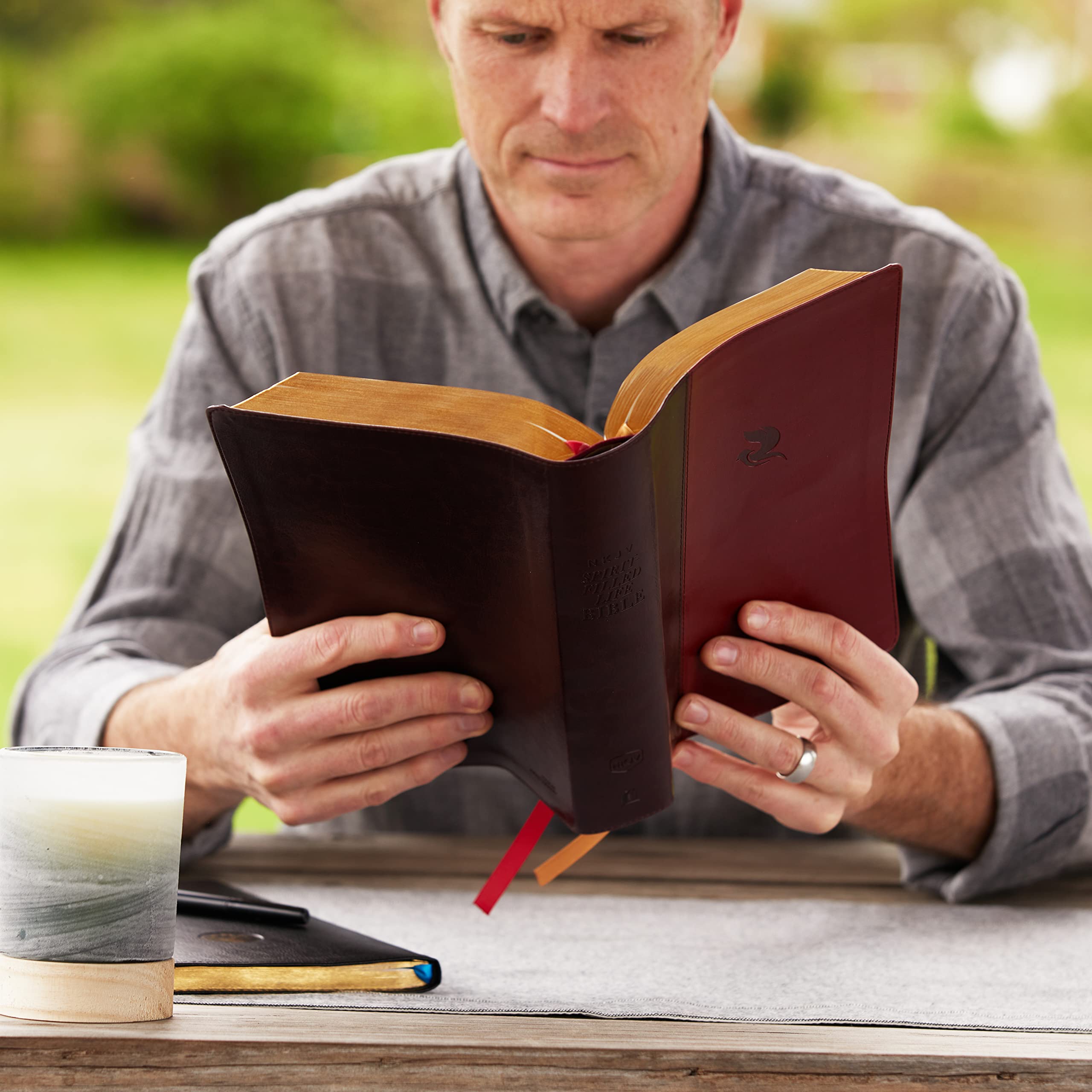 NKJV, Spirit-Filled Life Bible, Third Edition, Leathersoft, Burgundy, Red Letter, Comfort Print: Kingdom Equipping Through the Power of the Word NKJV, Spirit-Filled Life Bible, Third Edition, Leathersoft, Burgundy, Red Letter, Comfort Print: Kingdom Equipping Through the Power of the Word Imitation Leather Hardcover Kindle