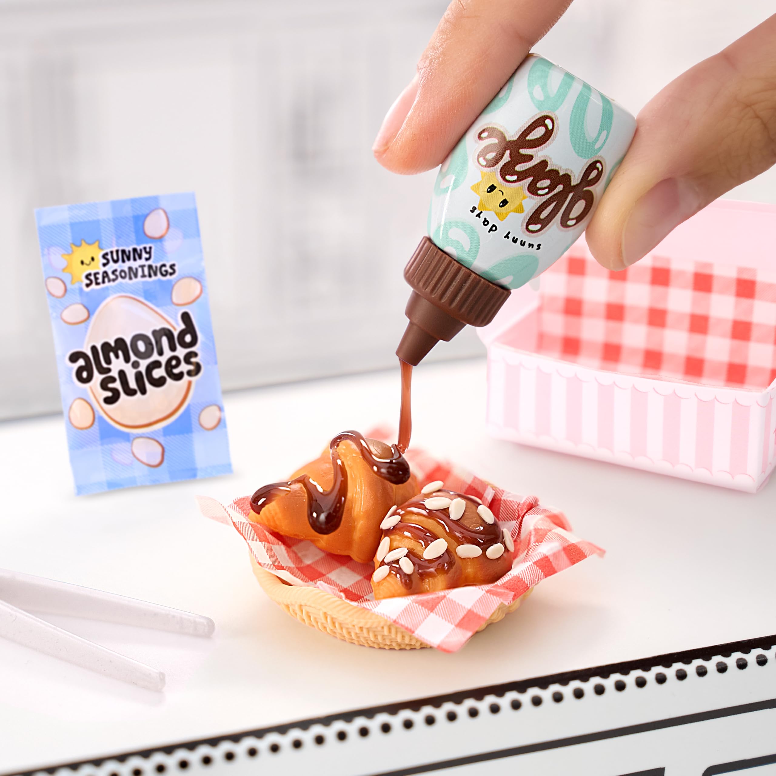 MGA's Miniverse Make It Mini Cafe Series 4, Mini Collectibles - Blind Pack, DIY, Resin Play, Replica Food, NOT Edible, Collectors, 8+