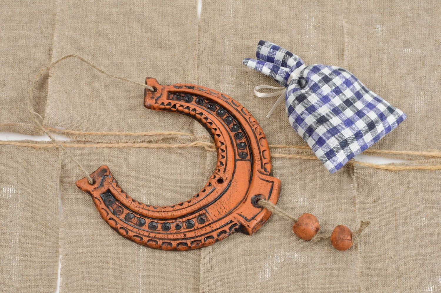 Amazon Com Handmade Ceramic Horseshoe Wall Hanging Room Decor