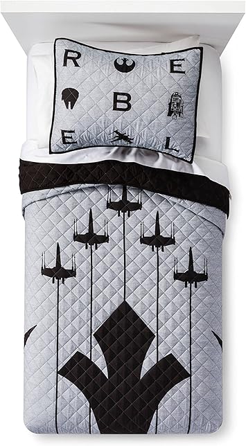 Amazon Com Star Wars Emblem Quilt Set Twin Electronics