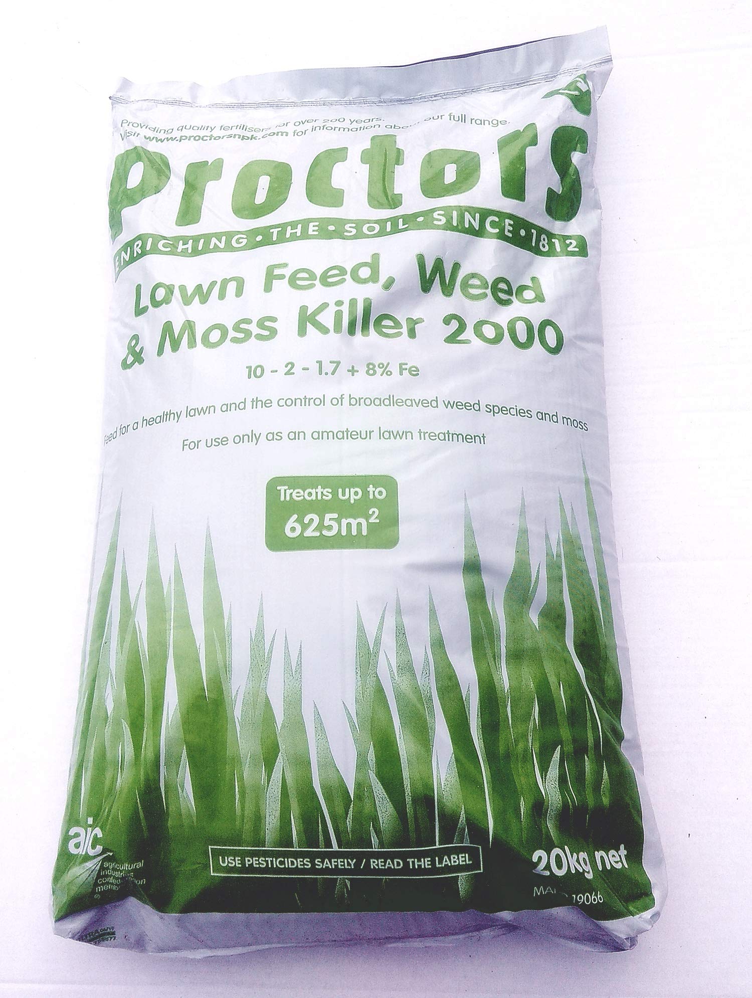 Proctors 20kg Lawn Feed Weed and Mosskiller with Iron and Magnesium
