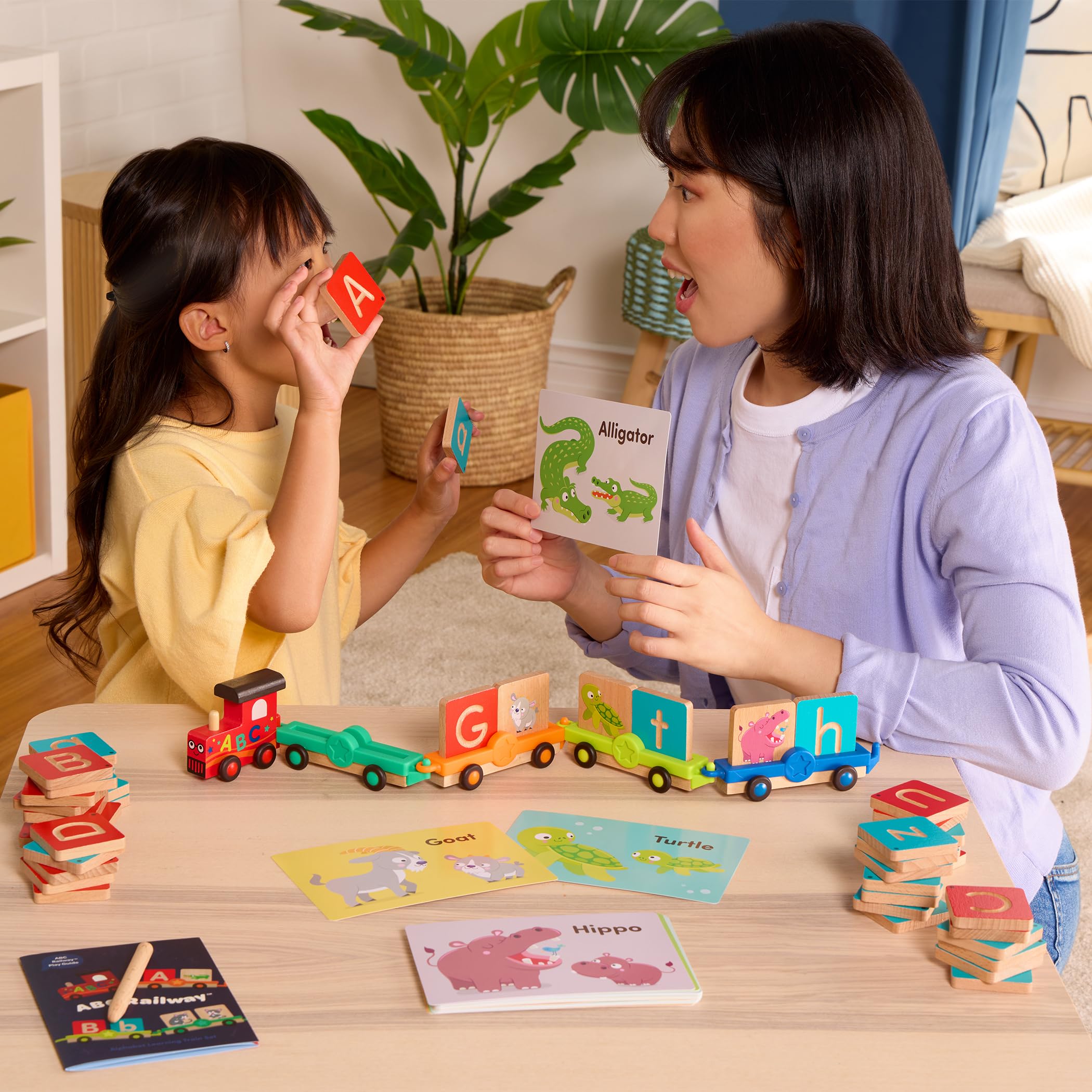 Battat Education – Wooden Alphabet Train Set ABC Letter Train Toy with 84 Pieces for Toddlers – Educational Color & Shape Recognition