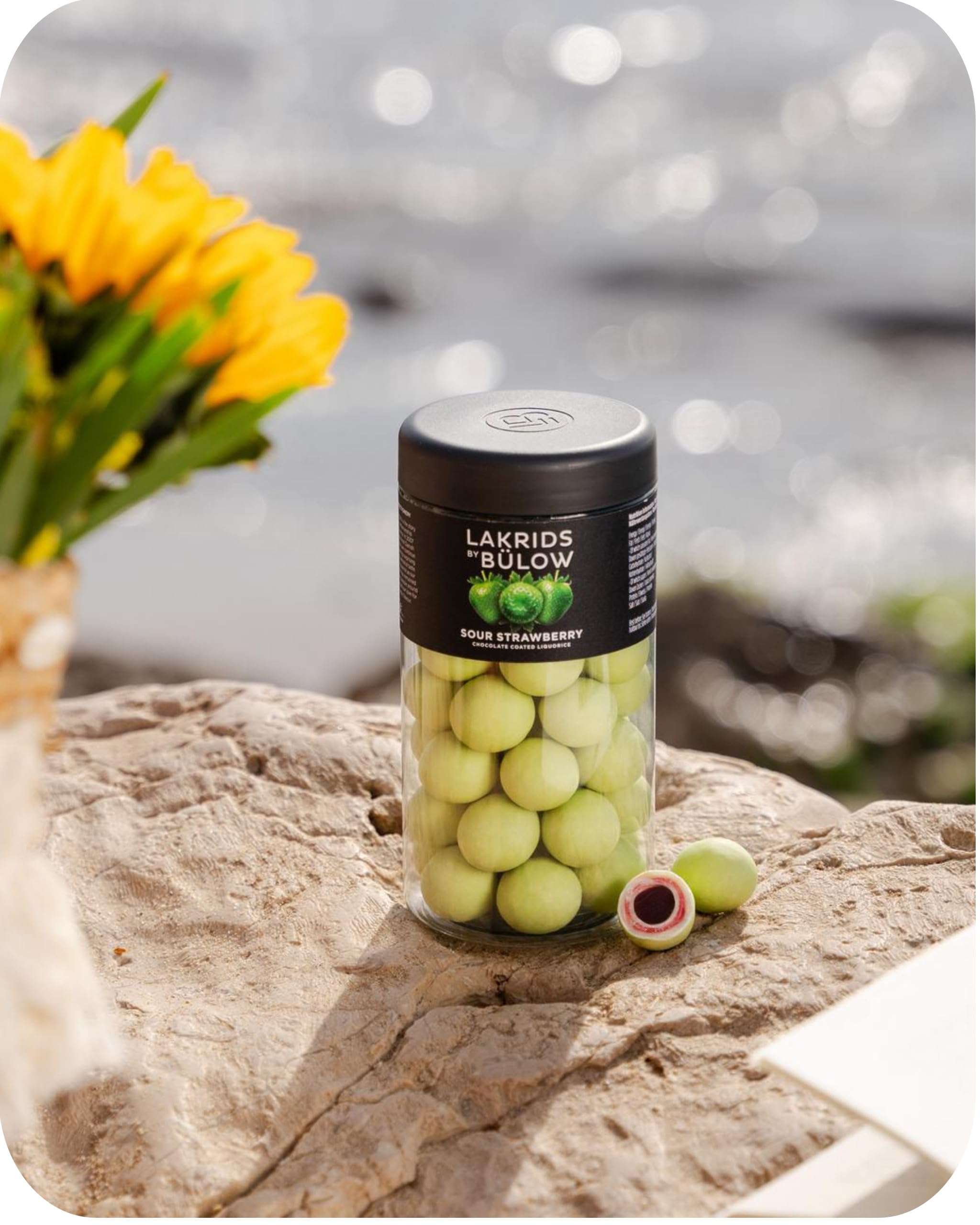 LAKRIDS BY BÜLOW - Sour Strawberry - 295g - Rote Lakritze umhüllt von Weißer Schokolade, sauren grünen Erdbeeren und einer knusprigen Zuckerhülle 4