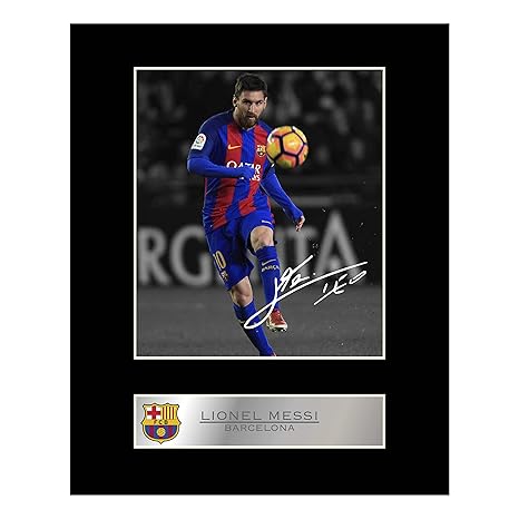 Foto firmada y enmarcada de Lionel Messi con camiseta del Barcelona FC, de la marca