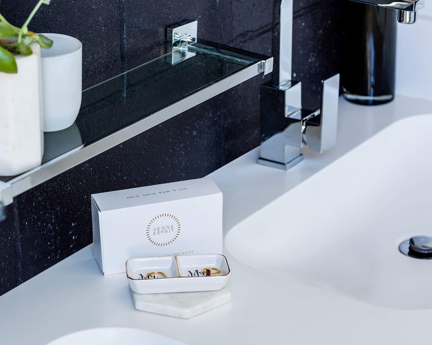 VERRE ESPRIT Mr and Mrs Ring Holder Dish in Beautiful Gift Box - Ceramic Ring Dish - Ideal Engagement Gifts for Couples, Honeymoon Gifts, and Wedding Gifts for The Couple Unique: Home & Kitchen