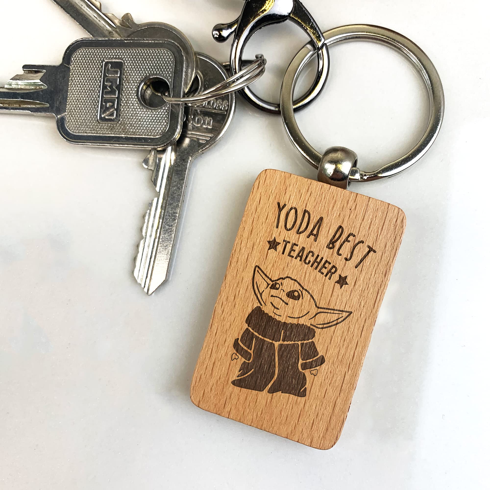 eBuyGB Personalised Wooden Keyring Rectangle, Star Wars Themed Engraved Baby Yoda Keychain, Teacher Appreciation, Thank You Gifts (Yoda Best Teacher)