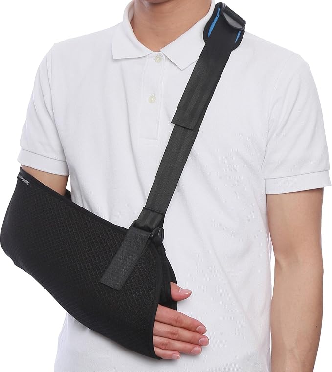 Amazon Co Jp Uy アームホルダー 骨折 三角巾 腕 肩 腕つり サポーター 首の痛みを軽減 左右対応 ブラック 服 ファッション小物