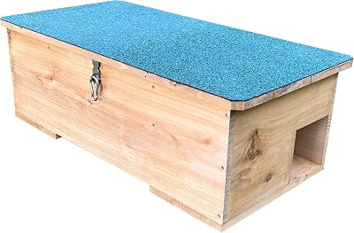Selections Wooden Hedgehog Feeding Station Shelter with Opening Roof