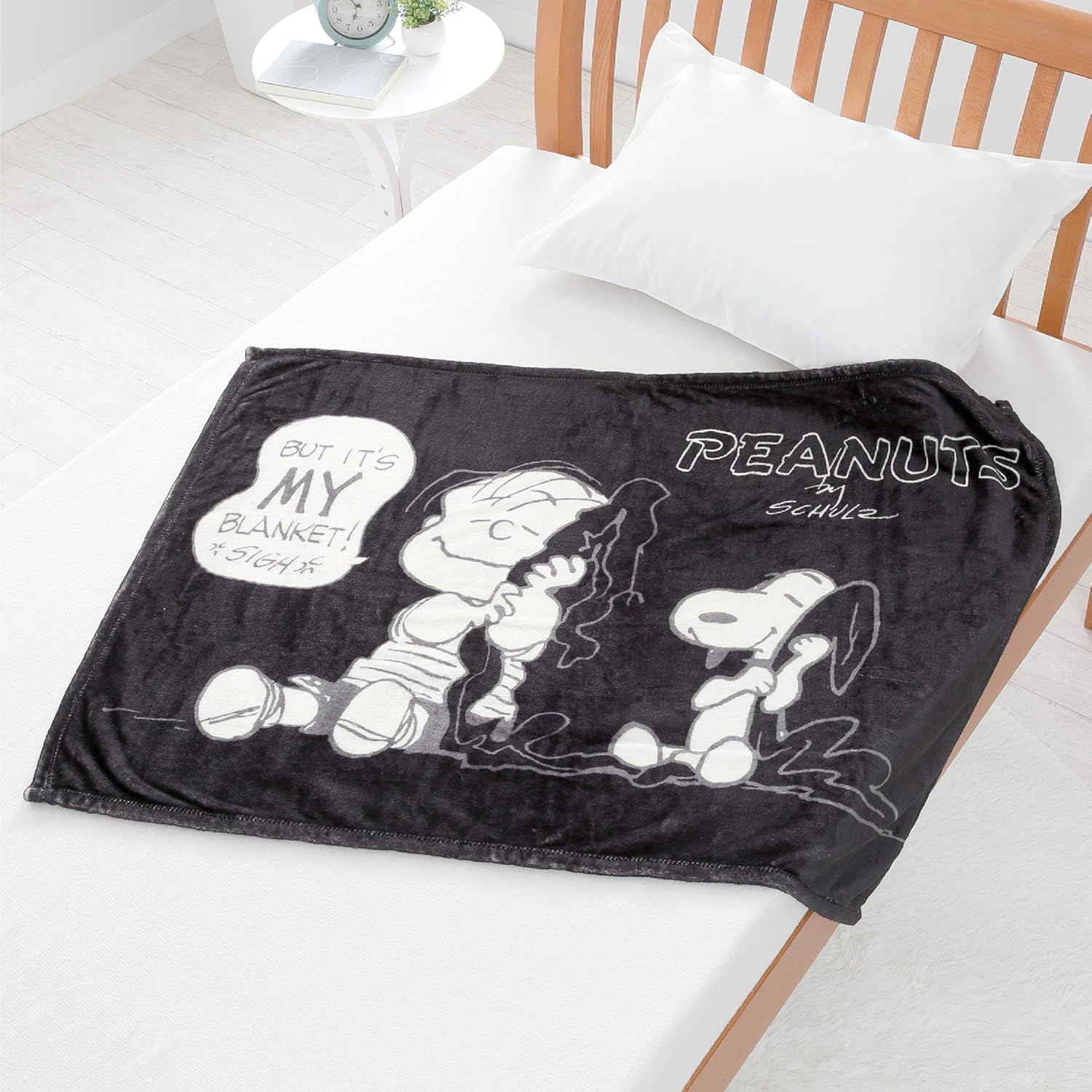 Amazon 西川 リビング スヌーピー 毛布 ひざ掛け Peanuts あたたか 軽量 ライナス Sp593 ブラック 100 70cm ブランケット 毛布 オンライン通販