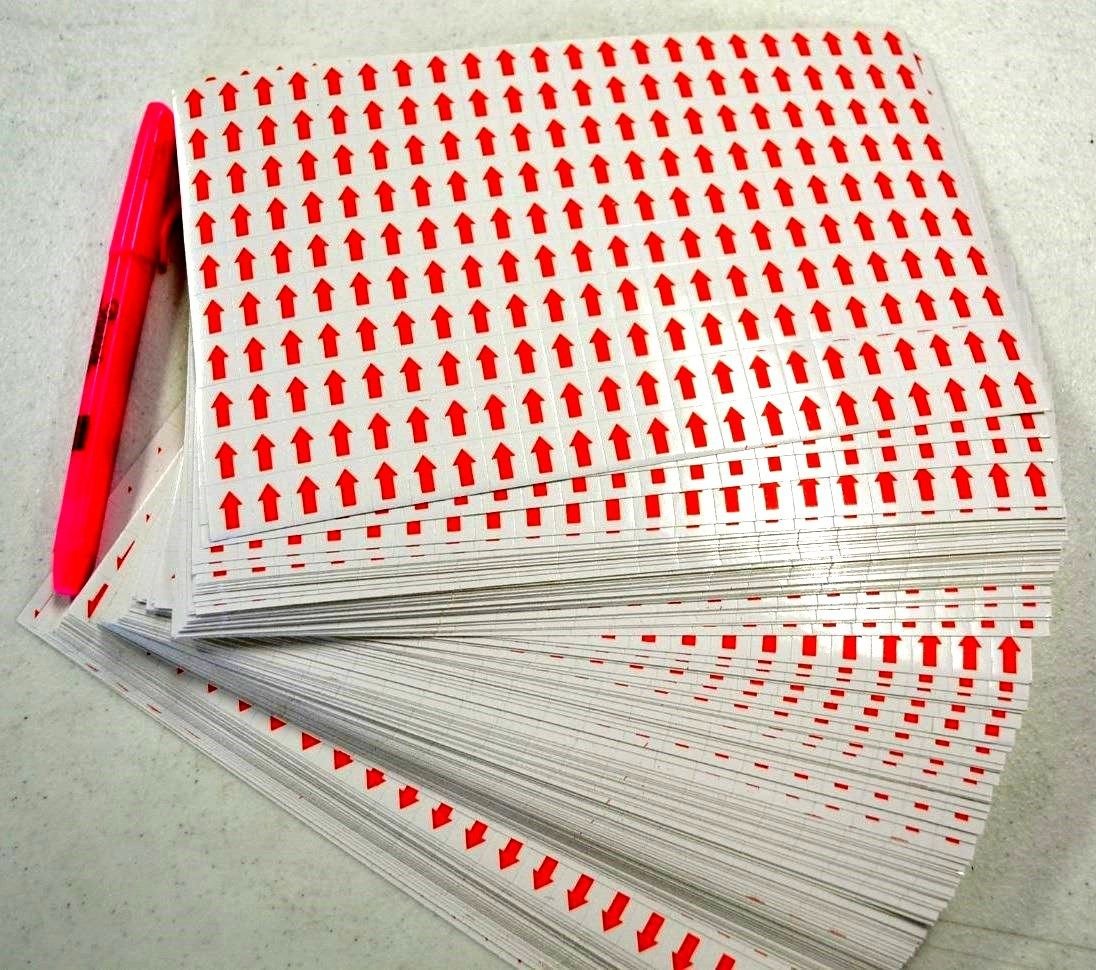 Red Small Arrow Self Adhesive Sticker Labels 1/2 "x 3/8