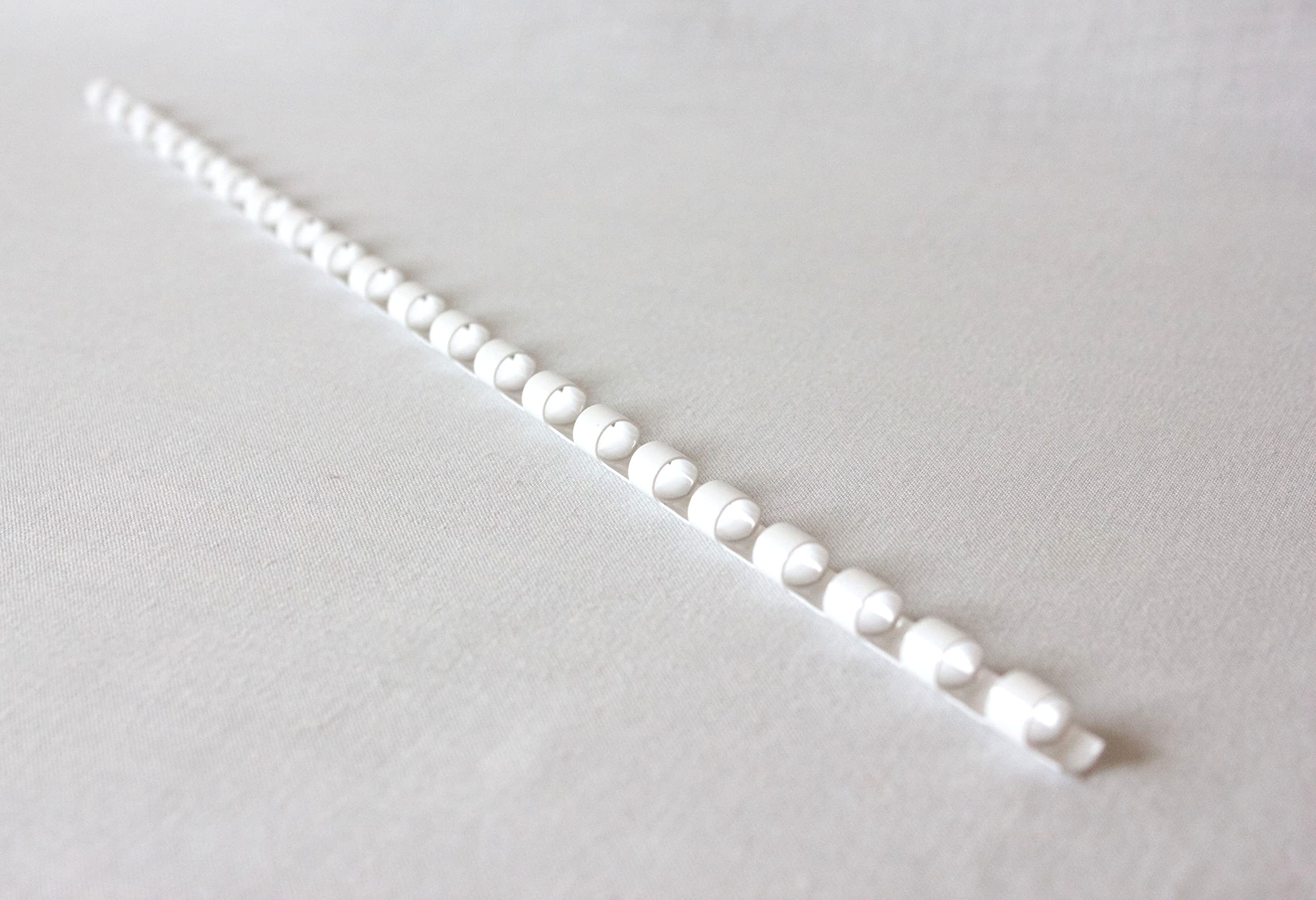 White PVC Plastic Binding Combs 14 Rings A5 50x Flexible Document Menu Instruction Log Book (16mm)