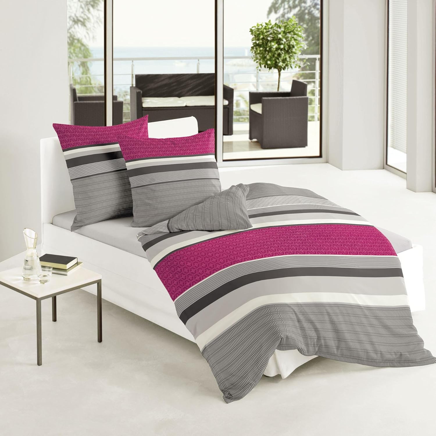 Bierbaum 4630_19 Flannelette Bedding Design 155 x 220 cm and 80 x80 cm Raspberry, Multicoloured, 155 cm x 220 cm - Image 3