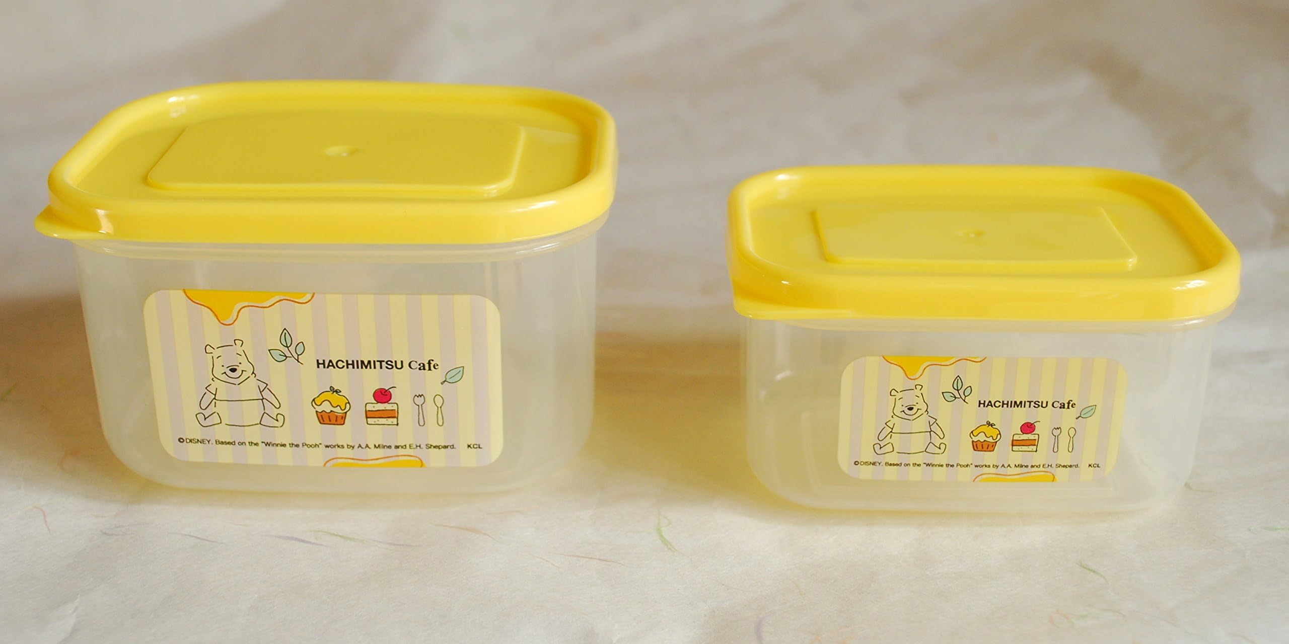 Disney Winnie the pooh food plastic container box 2set of 360 ml and 220 ml