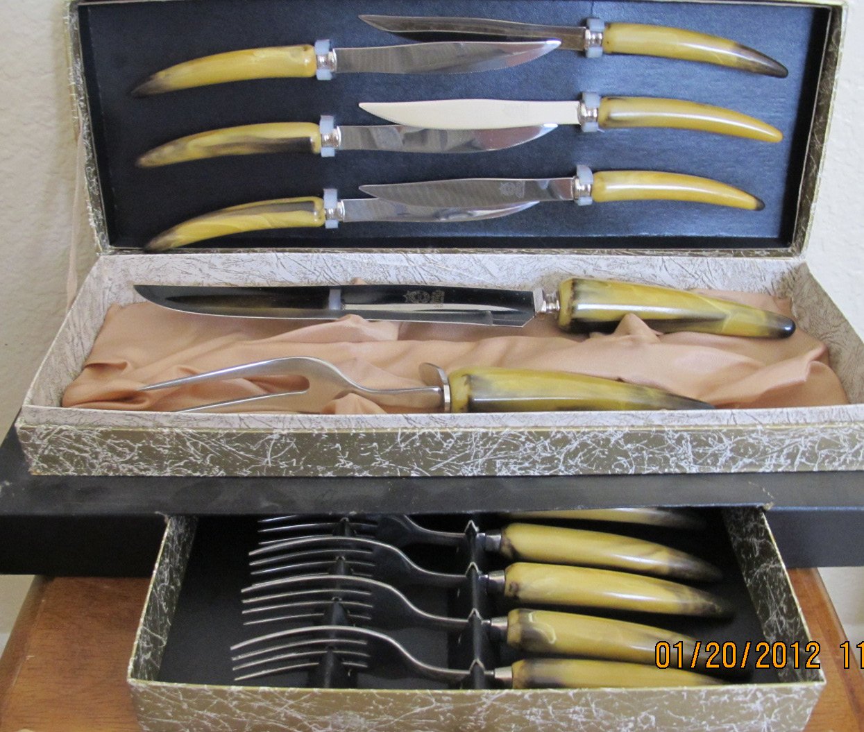 Vintage SHEFFIELD CARVING KNIFE & FORK & STEAK KNIVES
