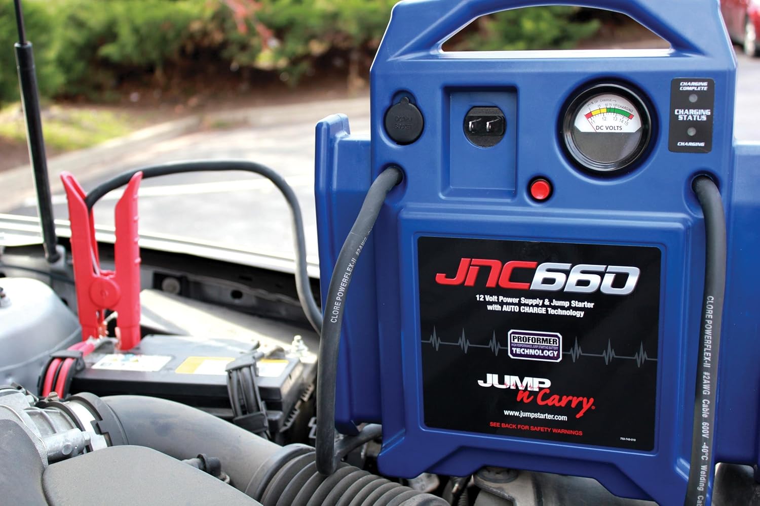 какой бустер лучше для запуска автомобиля. Daewoo power products jump starter dajs 900a. пусковое устройство для автомобиля. повербанк для автомобиля. какой бустер лучше для запуска автомобиля.