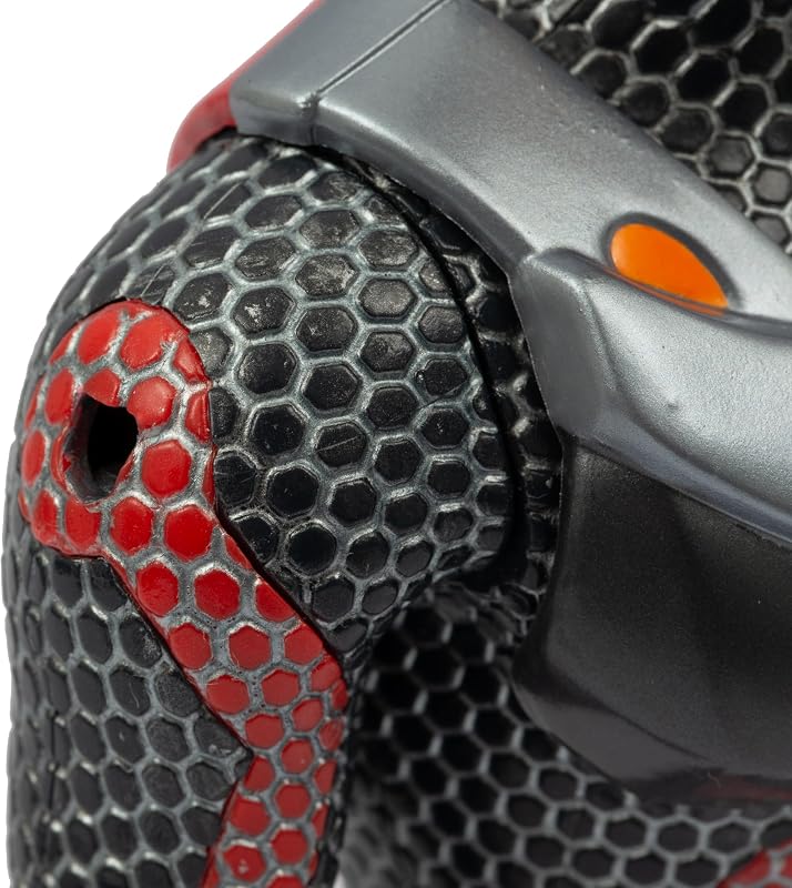 - Scion Del Clan Del Fuoco Zane, Action Figure 27 Cm Articolato, Personaggio Gormiti Con Casco Ed Armatura Effetto Silver Removibili, Per Bambini A Partire Dai 3 Anni
