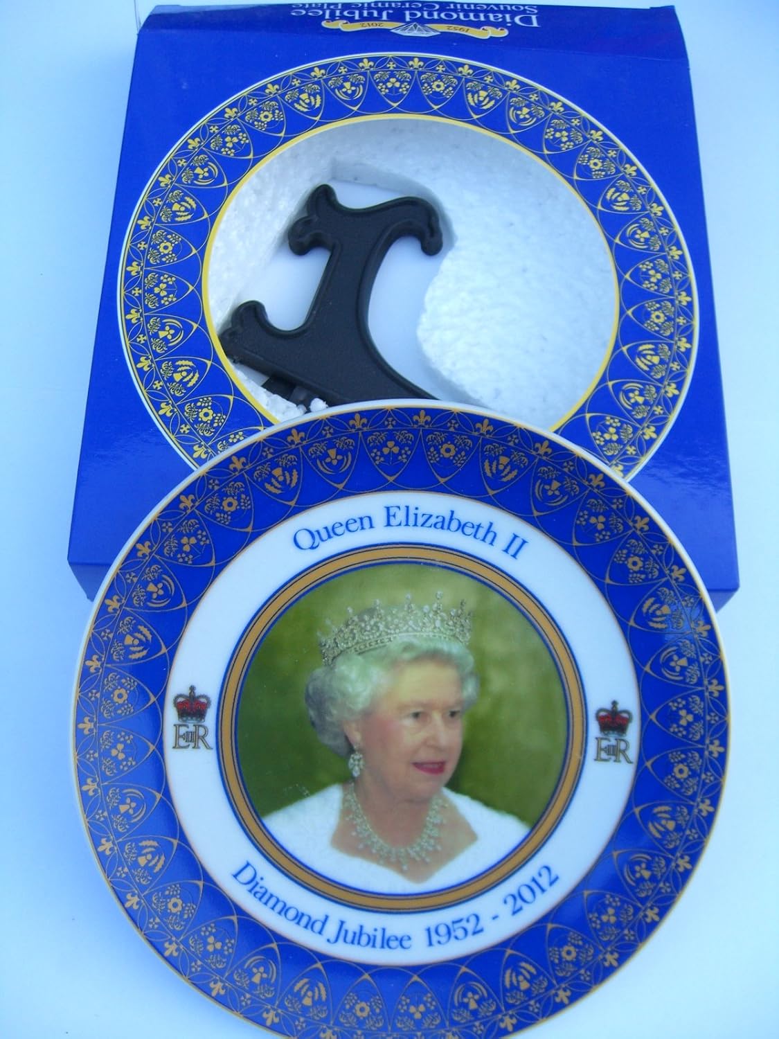 Queen's Diamond Jubilee Souvenir Plate large Amazon.co.uk Kitchen & Home