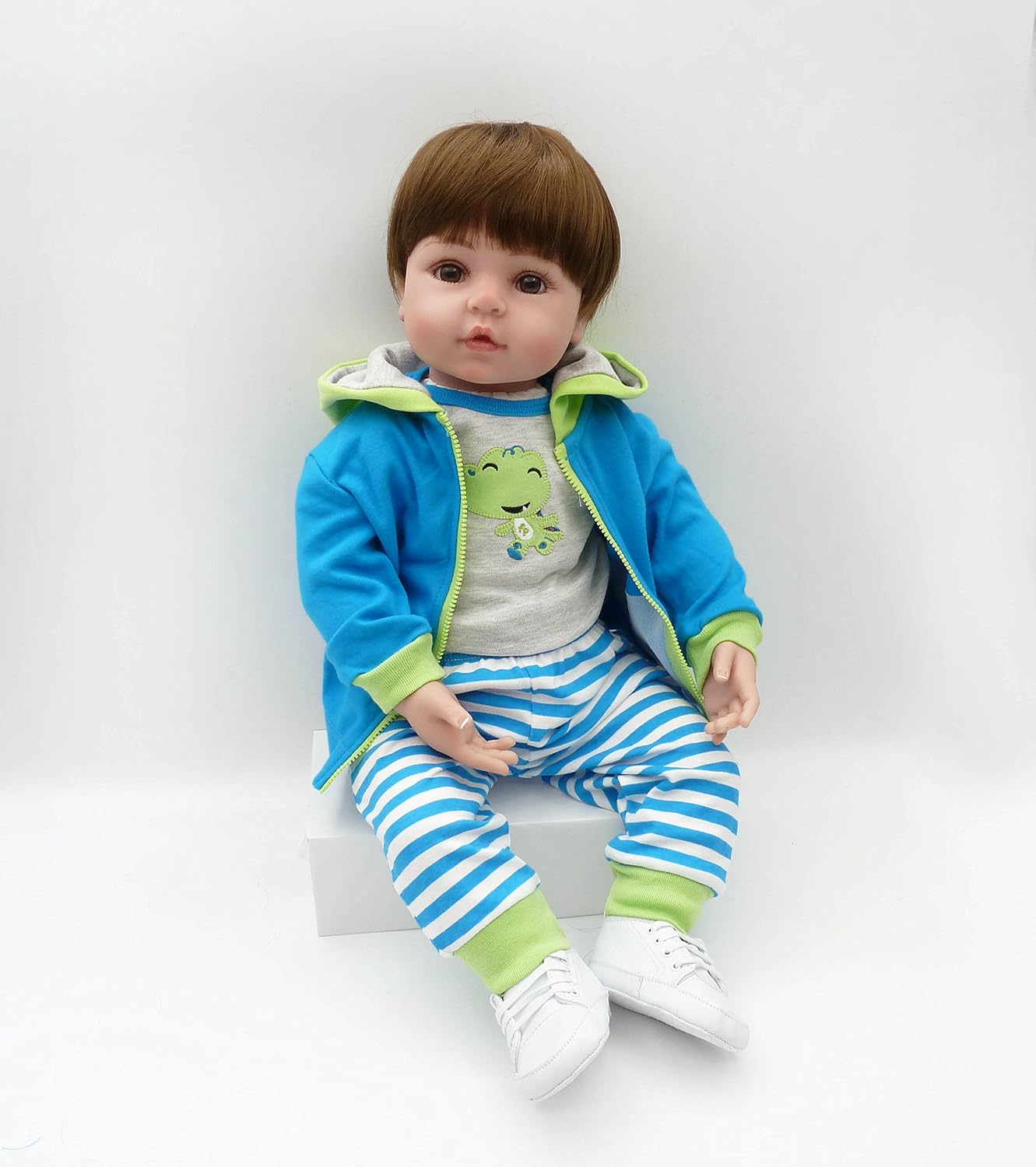 ZIYIUI Lifelike 22 Inch 55 cm Reborn Baby Doll Soft Silicone Vinyl Baby Boy Realistic Newborn Babies Boys Dolls Wearing Clothes Suit Real Baby Toddler Toy - Image 3