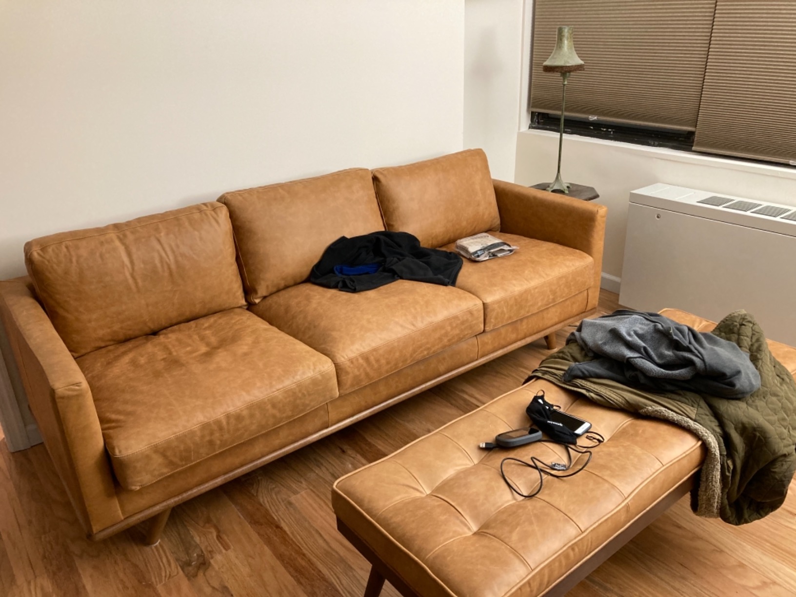 111/mo Finance POLY & BARK Nolita Sofa in FullGrain PureAniline