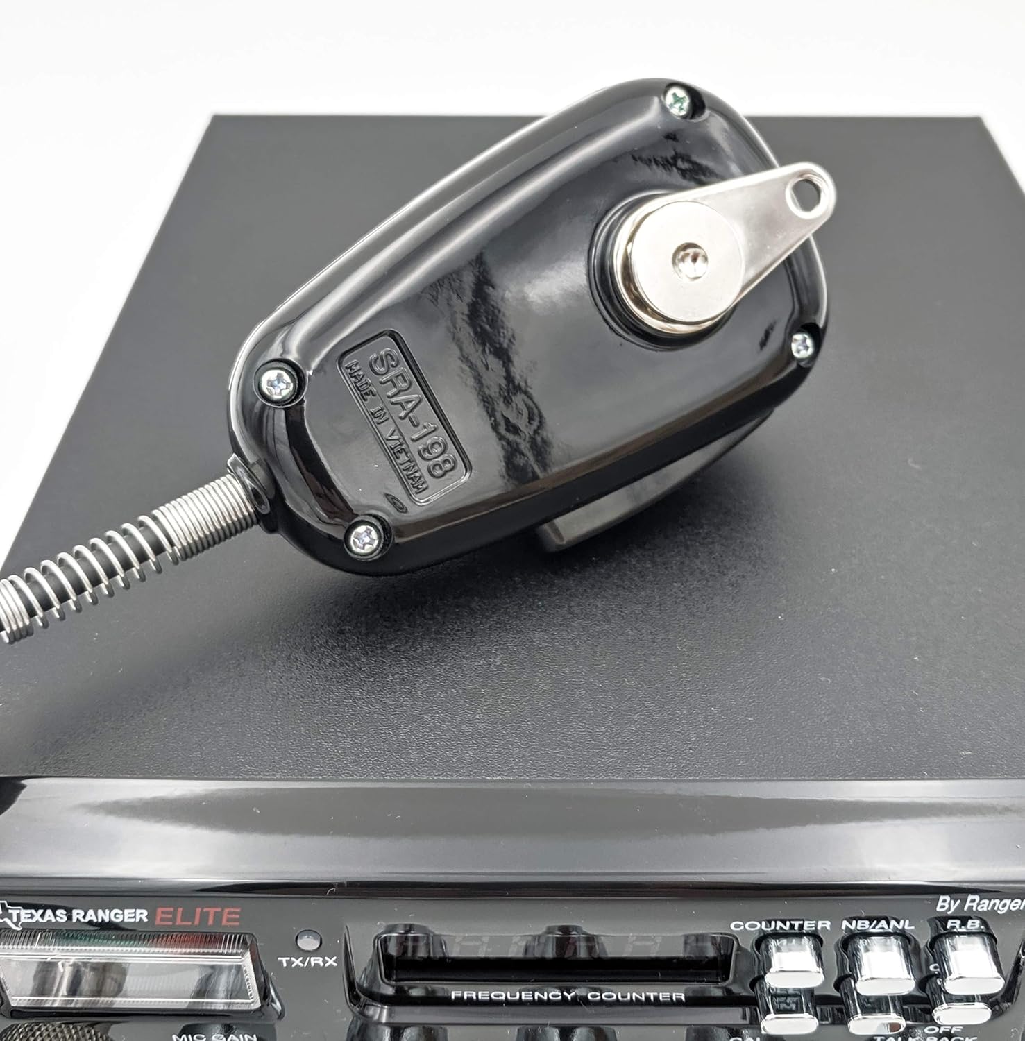 Texas Ranger Elite TRE-936FFB Professional 40 Channel AM CB Radio with Frequency Counter