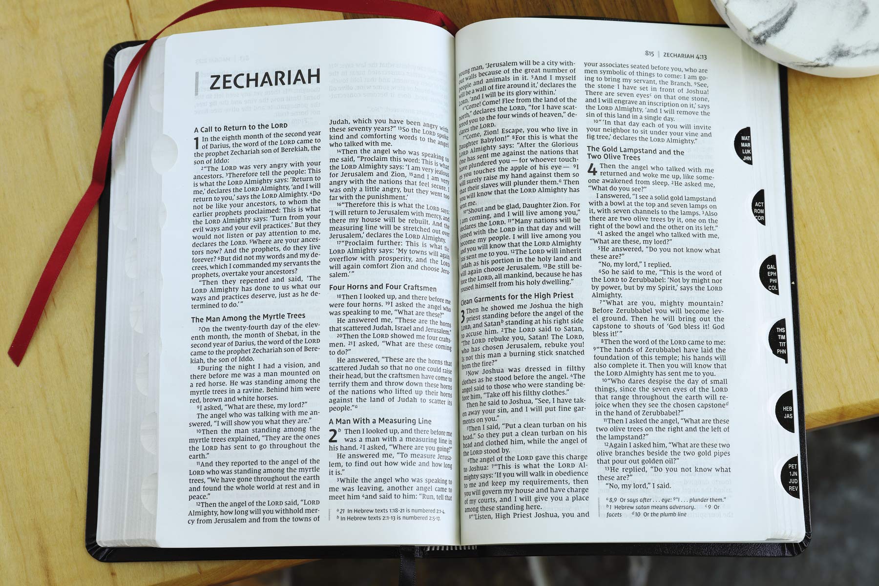 NIV, Thinline Bible, Bonded Leather, Black, Red Letter, Thumb Indexed, Comfort Print NIV, Thinline Bible, Bonded Leather, Black, Red Letter, Thumb Indexed, Comfort Print Bonded Leather