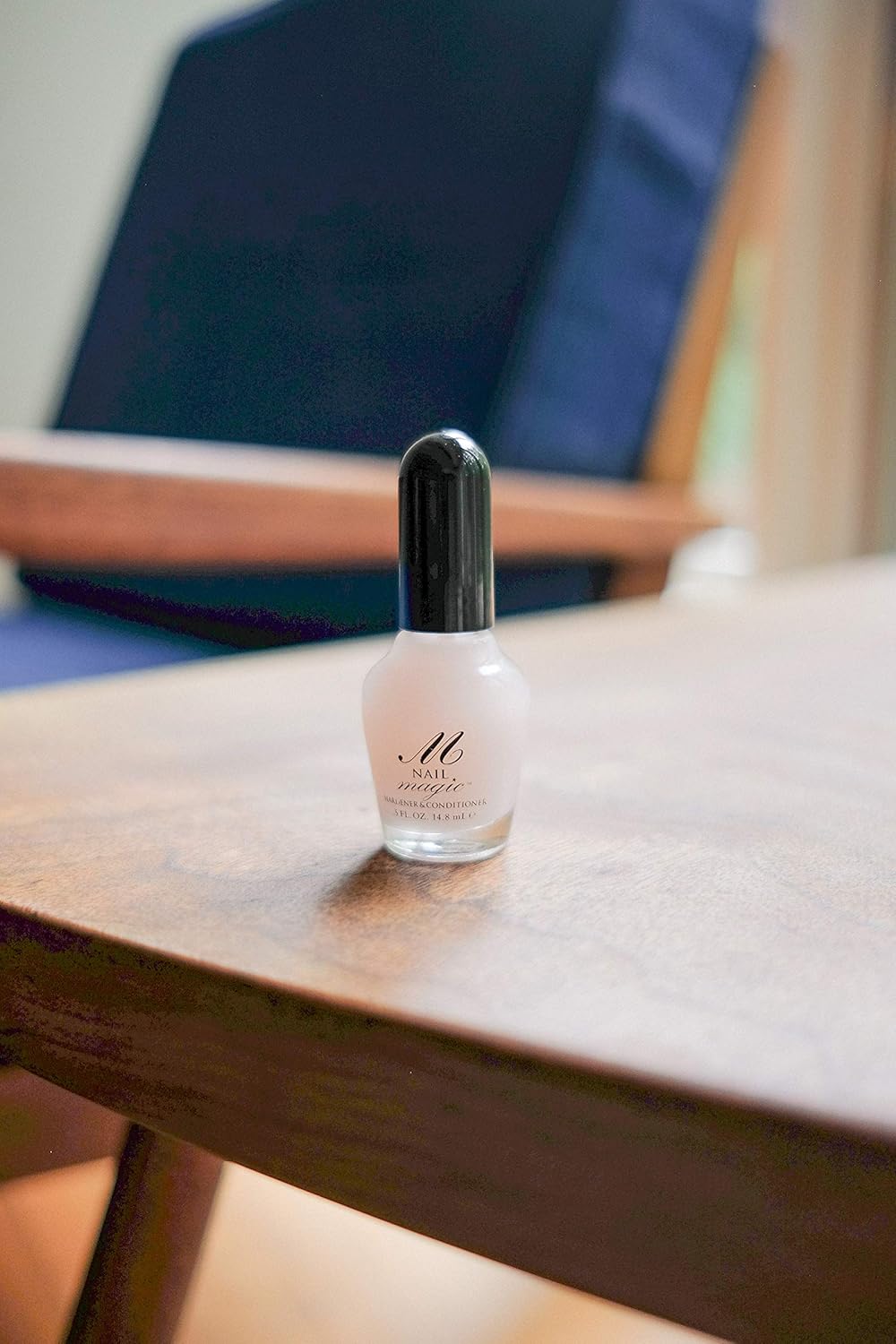 Nail Magic Nail Hardener & Conditioner, Prevents & Treats Chipping, Peeling, Brittle Fingernails, Strengthens, Conditions, and Hardens Nails, 2.3 fluid ounces with travel bottle : Beauty