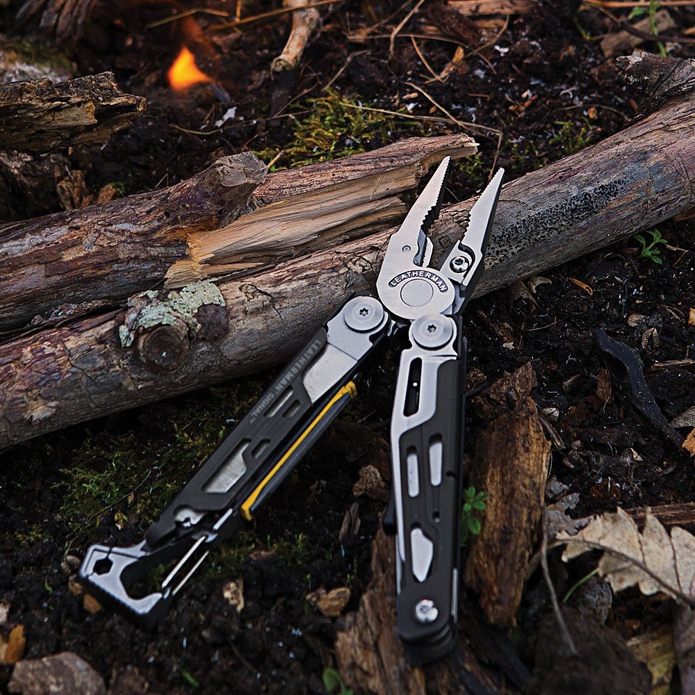 Leatherman Signal 832262 Multi Tool Survivalist With Standard Sheath