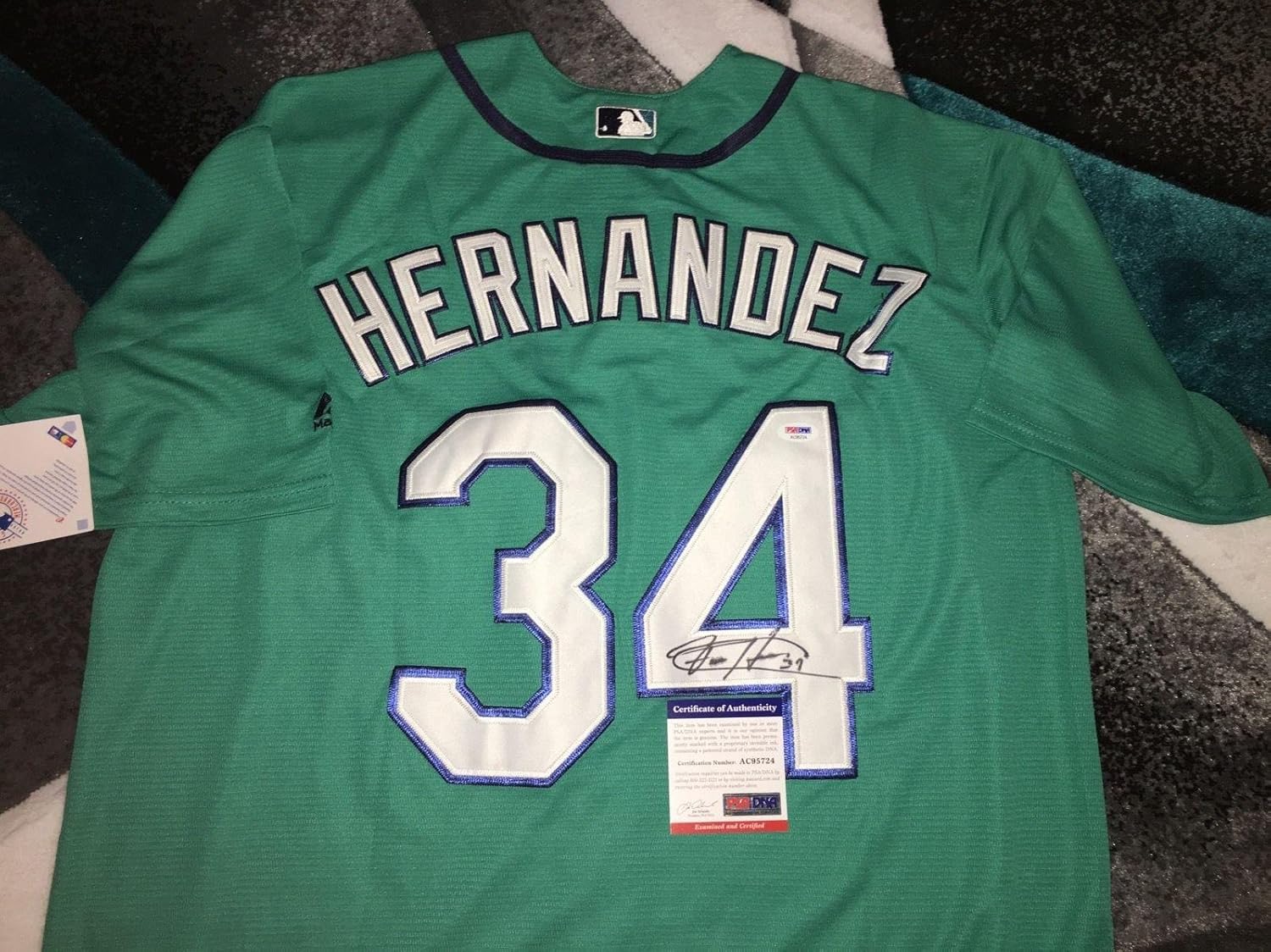 felix hernandez jersey number