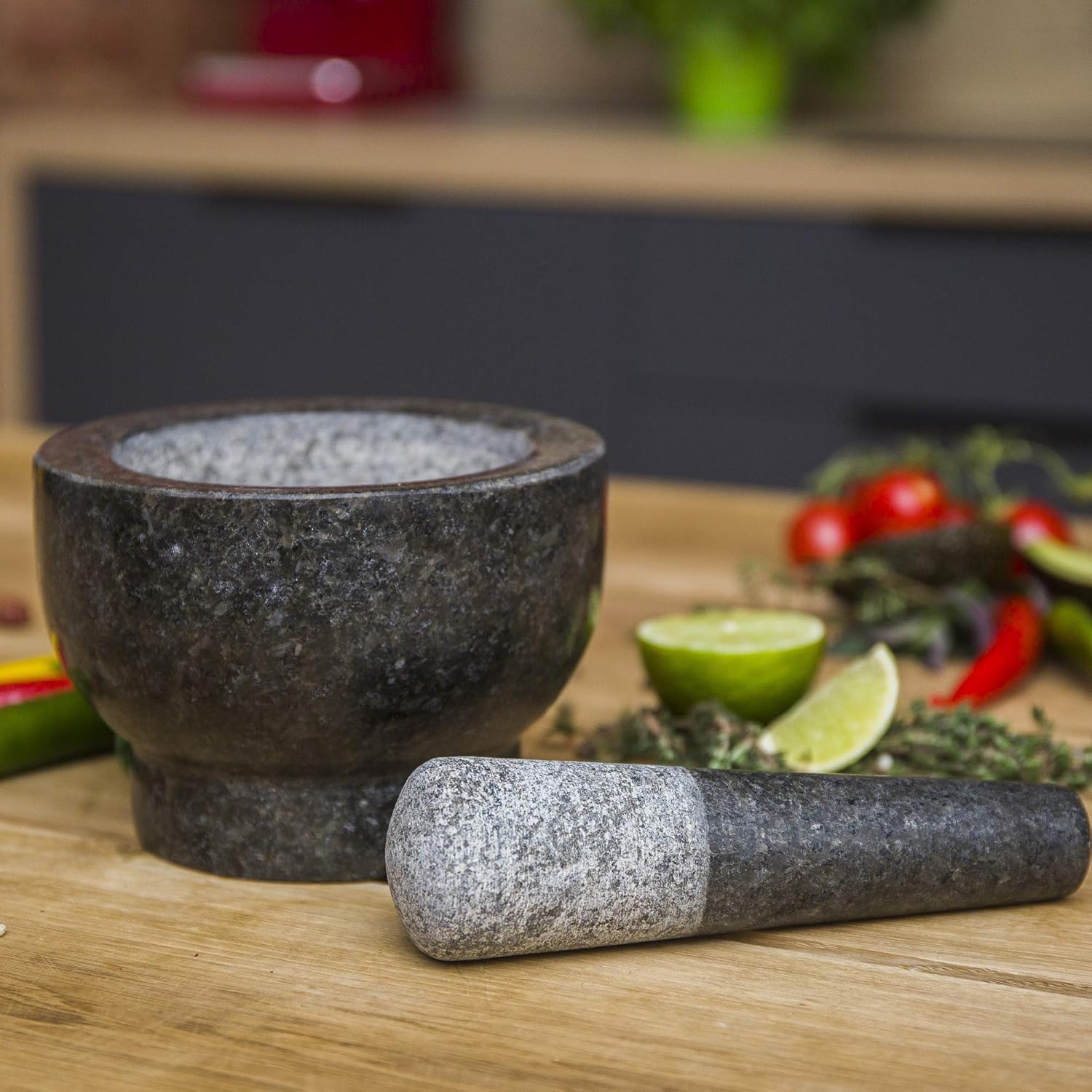 ChefSofi Mortar and Pestle Set - Black Polished Exterior - 6 inch - 2 Cup Capacity: Kitchen & Dining