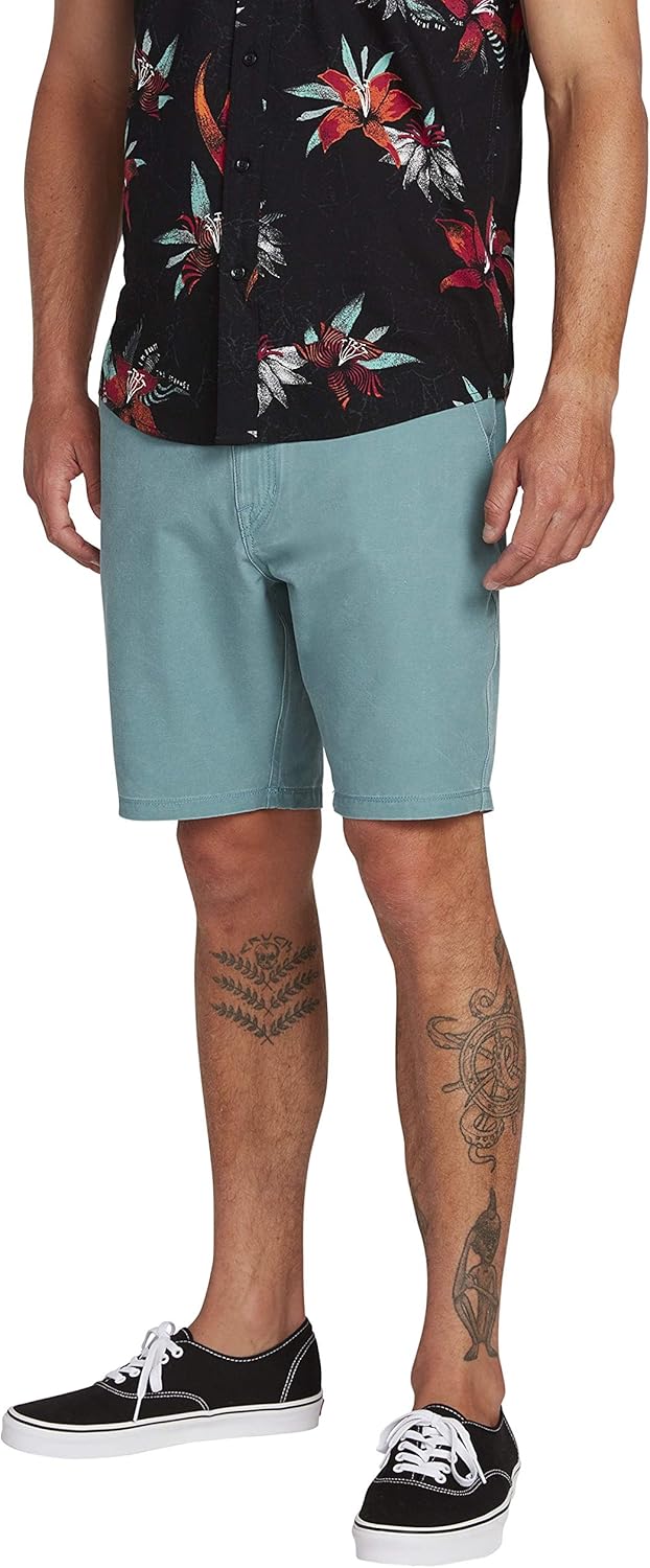Volcom Men's Surf N Turf Faded 19" Hybrid Short: Clothing