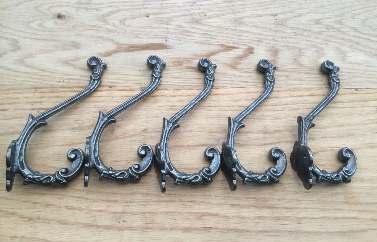 IRONMONGERY WORLD® (3013AI) 5 X CAST Iron Ornate Coat Hooks Shabby Chic French Decorative