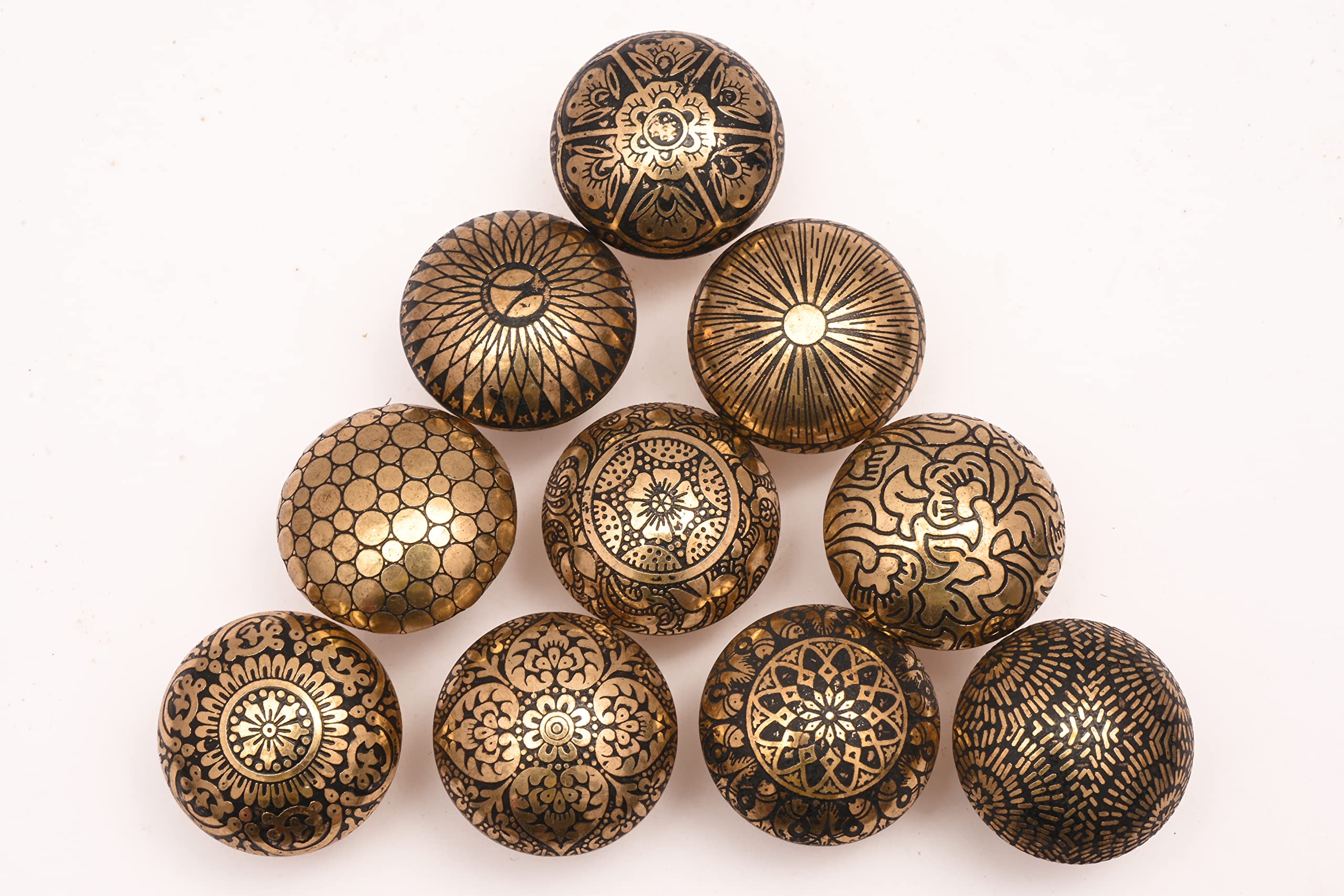 KNOBSWORLD Set of 10 Brass Knobs - Kitchen Cabinet Pulls, Cupboard & Furniture Drawer Handles - Brass Patterned