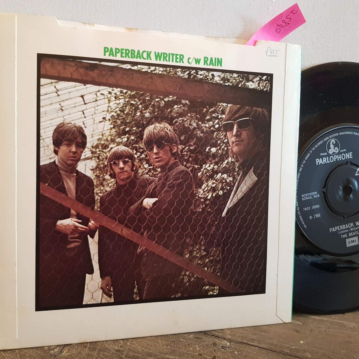 THE BEATLES paperback writer. rain. 7" vinyl SINGLE. R5452 Amazon.co