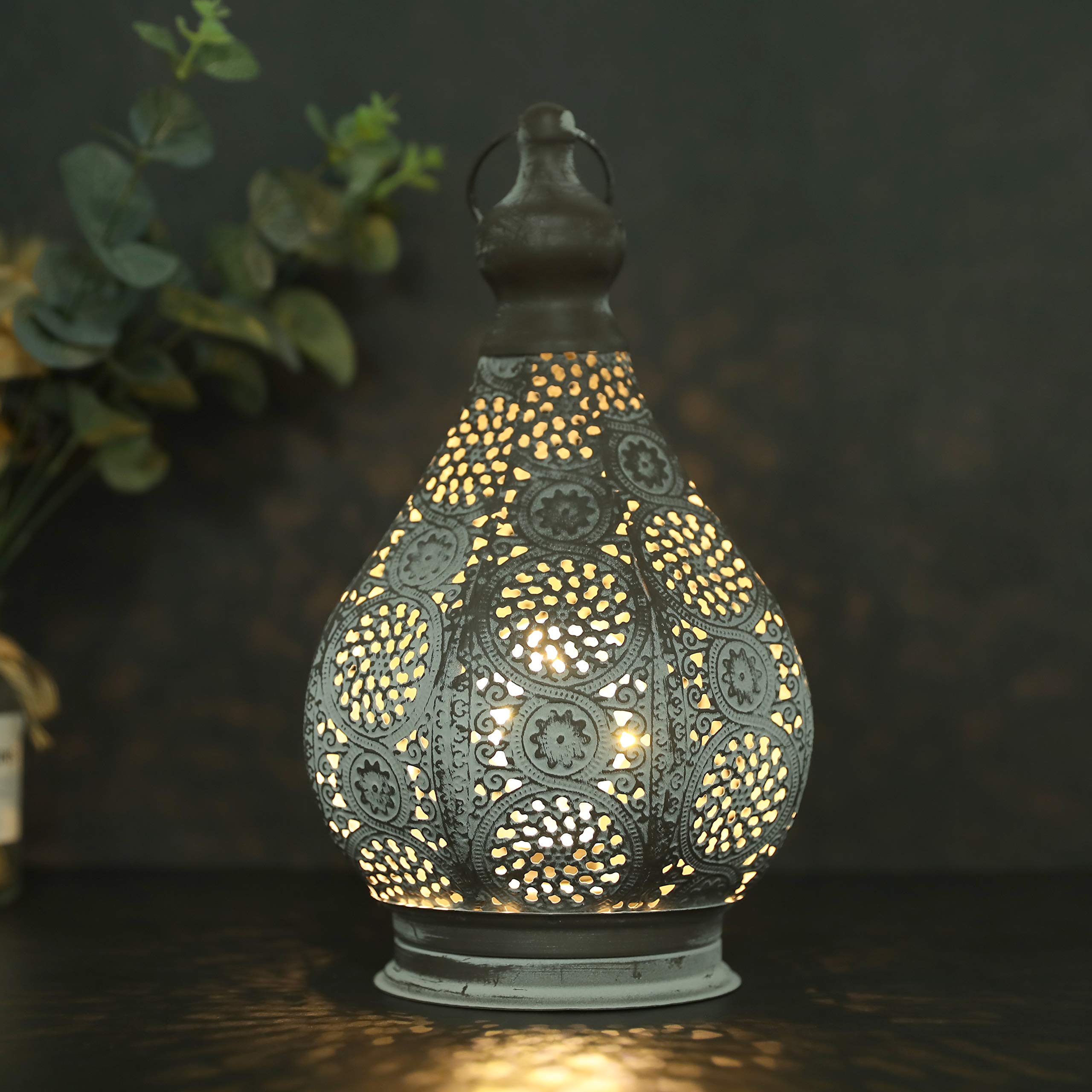 JHY DESIGN Moroccan Vintage Metal Hanging Lamp Battery Powered Table Light 29.5cm Tall Cordless Lantern for Living Room Bedroom Weddings Party Garden Lounge Outdoor Indoor Balcony Home