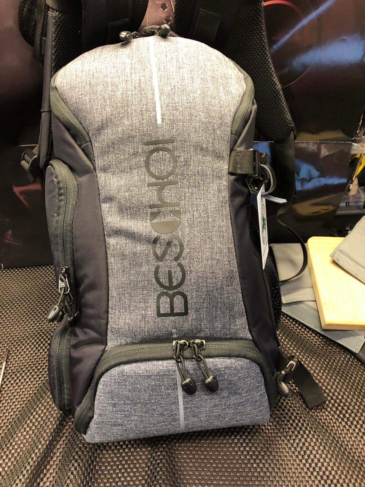 Me encantó absolutamente este bolso, es perfecto.