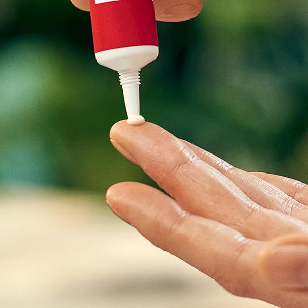 WELEDA PLUMPING EYE & LIP CREAM WITH PEPTIDES FROM MACA ROOT AND POMEGRANATE