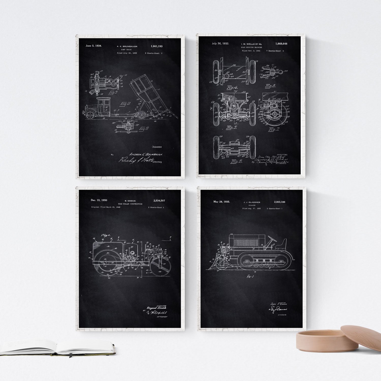 Nacnic BLACK - Pack of 4 sheets with PATENTS truck. Set posters with inventions and old patents. Choose the color you like. Printed on 250 grams