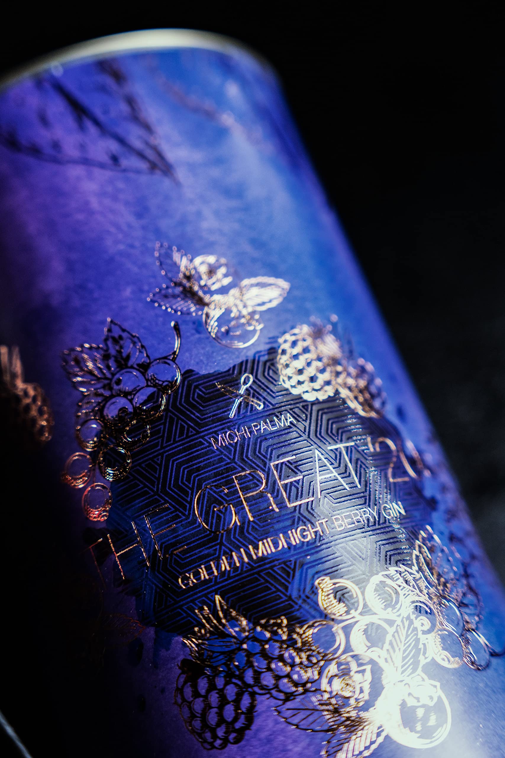 Michi Palma | The Great '20s Golden-Midnight-Berry (1 x 0.5 l) | Premium Spirituose auf Gin-Basis | Mit 23 Karat reinem Blattgold und edler Geschenkverpackung | Goldene Gin-Geschenkidee 4