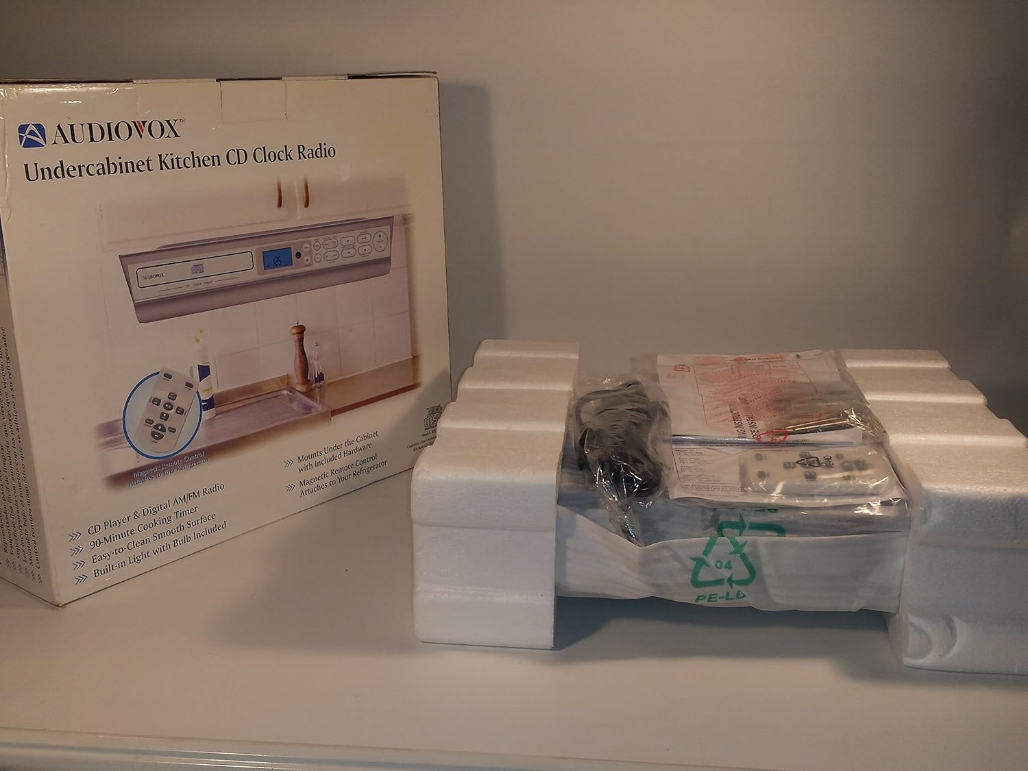 Audiovox Under Cabinet Kitchen Am/fm Radio with Favorite Station Memory Presets