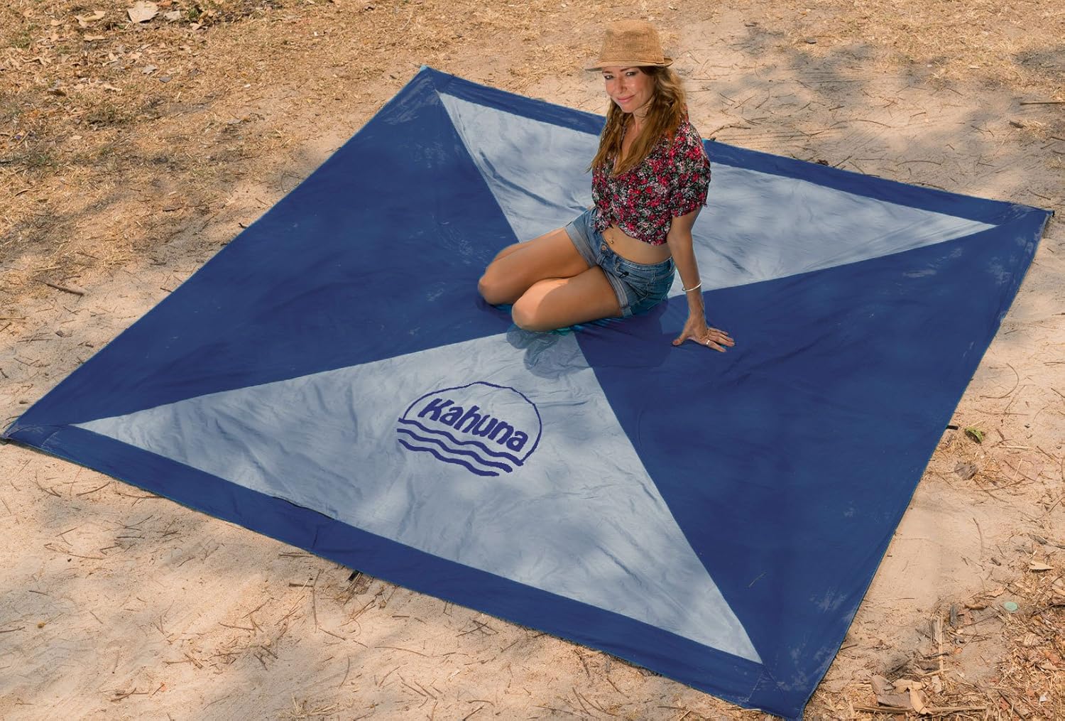 Amazon Com Large Beach Blanket Sandproof Compact Sand Free Beach Blanket Beach Sheet Picnic Blanket Beach Tarp Blanket Durable Lightweight Nylon With Stakes And Sand Anchor Pockets By Kahuna Blue Gray