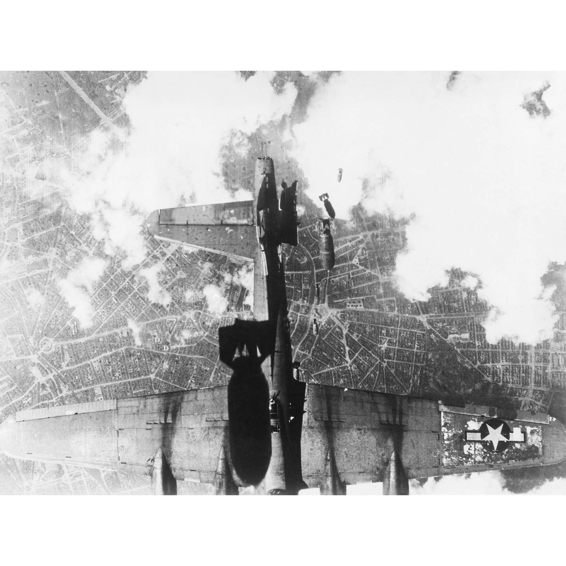 War WWII USA USAF B-17 Bomber Damaged 1944 Photo Premium Wall Art Canvas Print 18X24 Inch