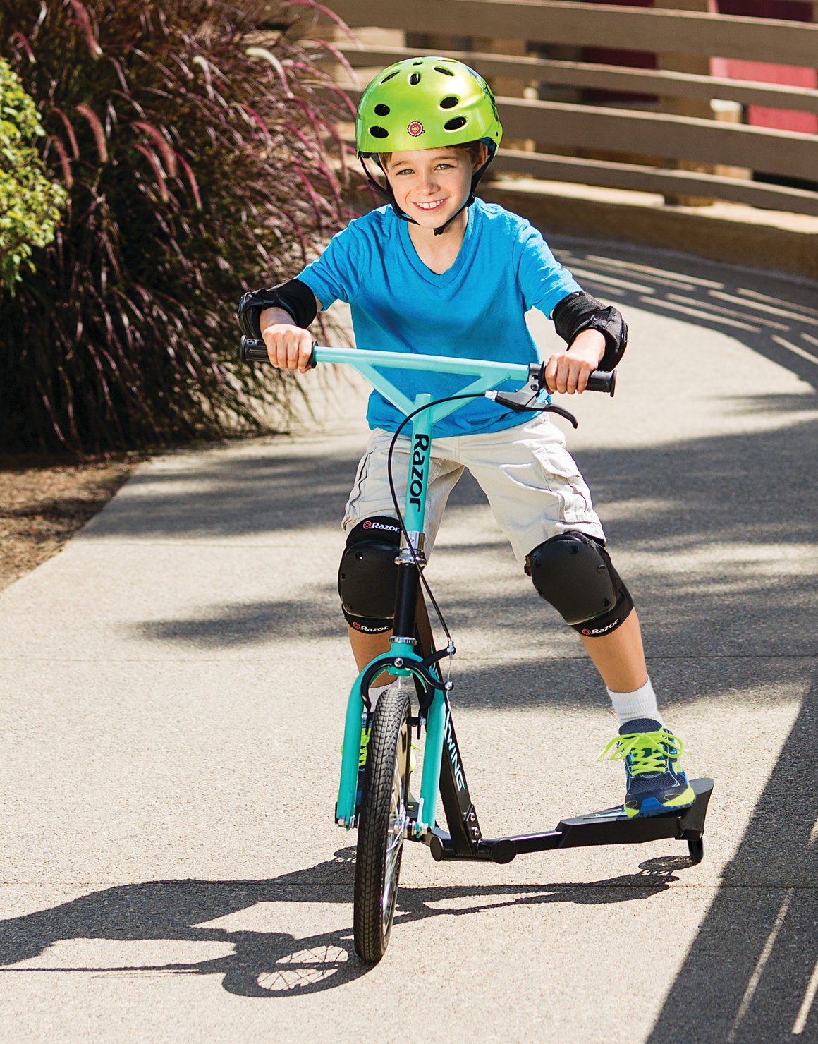 Razor DeltaWing Scooter Black/Mint Green, One Size