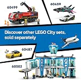 LEGO City Motorcycle Transporter 60491 Flatbed Truck 2 Motorbikes 2 Minifigures view 8