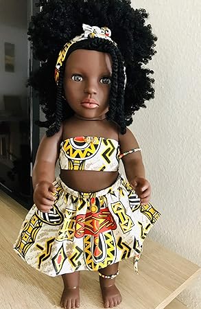 Alaam 43 Cm Afro Amerikanische Madchenpuppe Mit Echten Krauselocken In Handgefertigtem Zweiteiler Afrikanische Mosaik Amazon De Spielzeug