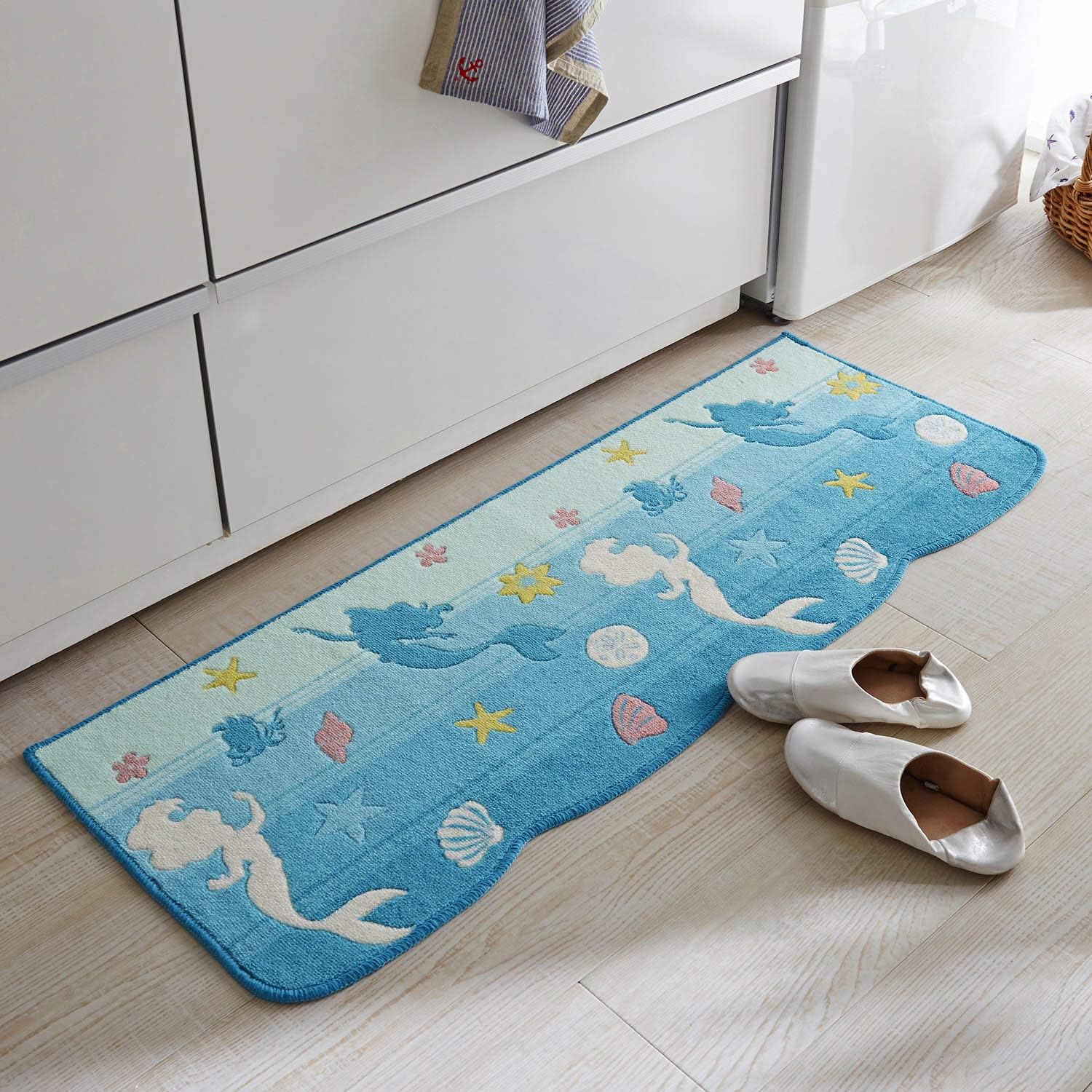 Amazon ベルメゾン ディズニー キッチンマット 洗える 抗菌 防臭 日本製 アリエル 約45 240 Belle Maison ベルメゾン キッチンマット 通販