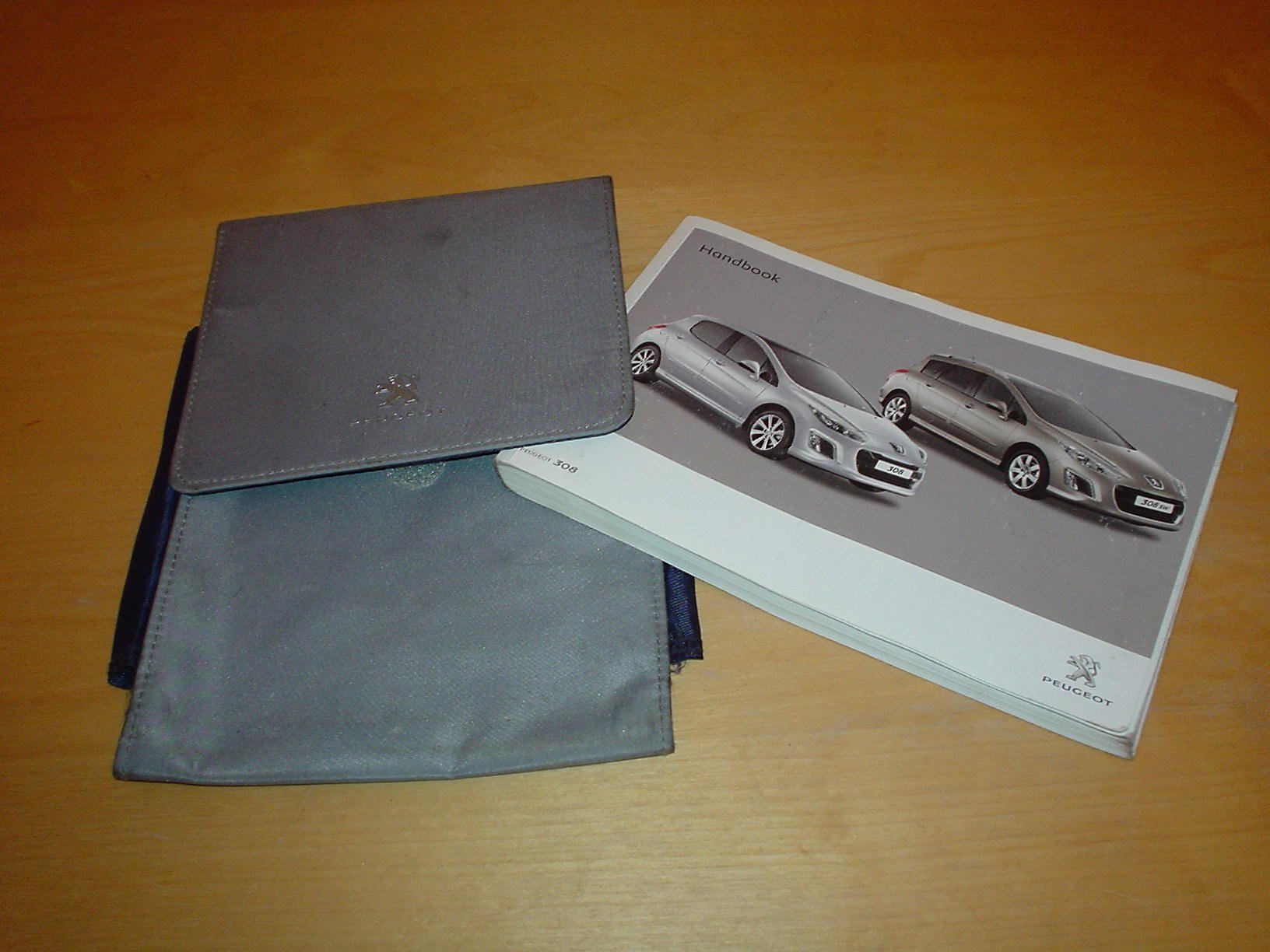 PEUGEOT 308 & 308SW OWNERS HANDBOOK SW ESTATE - 1.4 VTI 1.6 VTI 1.6 THP 2.0  LITRE PETROL ENGINES 1.6 & 2.0 L HDI TURBO TURBODIESEL ENGINE - OWNER'S  HAND ...