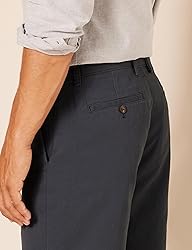 Amazon Essentials Men's Classic-Fit 9" Chino