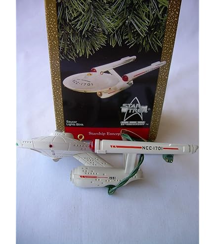 Hallmark スタートレックUSS ボイジャー　オーナメント　1996年版 USS Voyager - Hallmark Ornament 1996 - YouTube