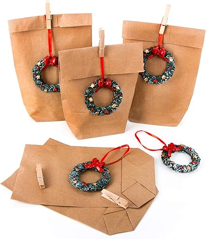 Regali Di Natale Di Carta.5 X Sacchetti Di Carta Per Pacchi Natalizi 5 X Regali Di Natale Rossi E Verdi 14 X 22 X 5 5 Cm Amazon It Cancelleria E Prodotti Per Ufficio